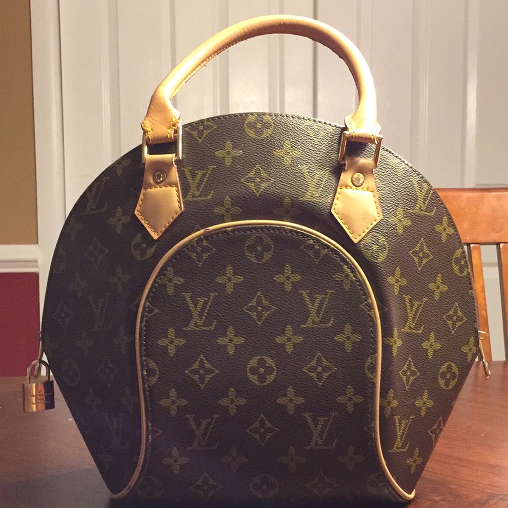 Authentic Louis Vuitton ClamShell